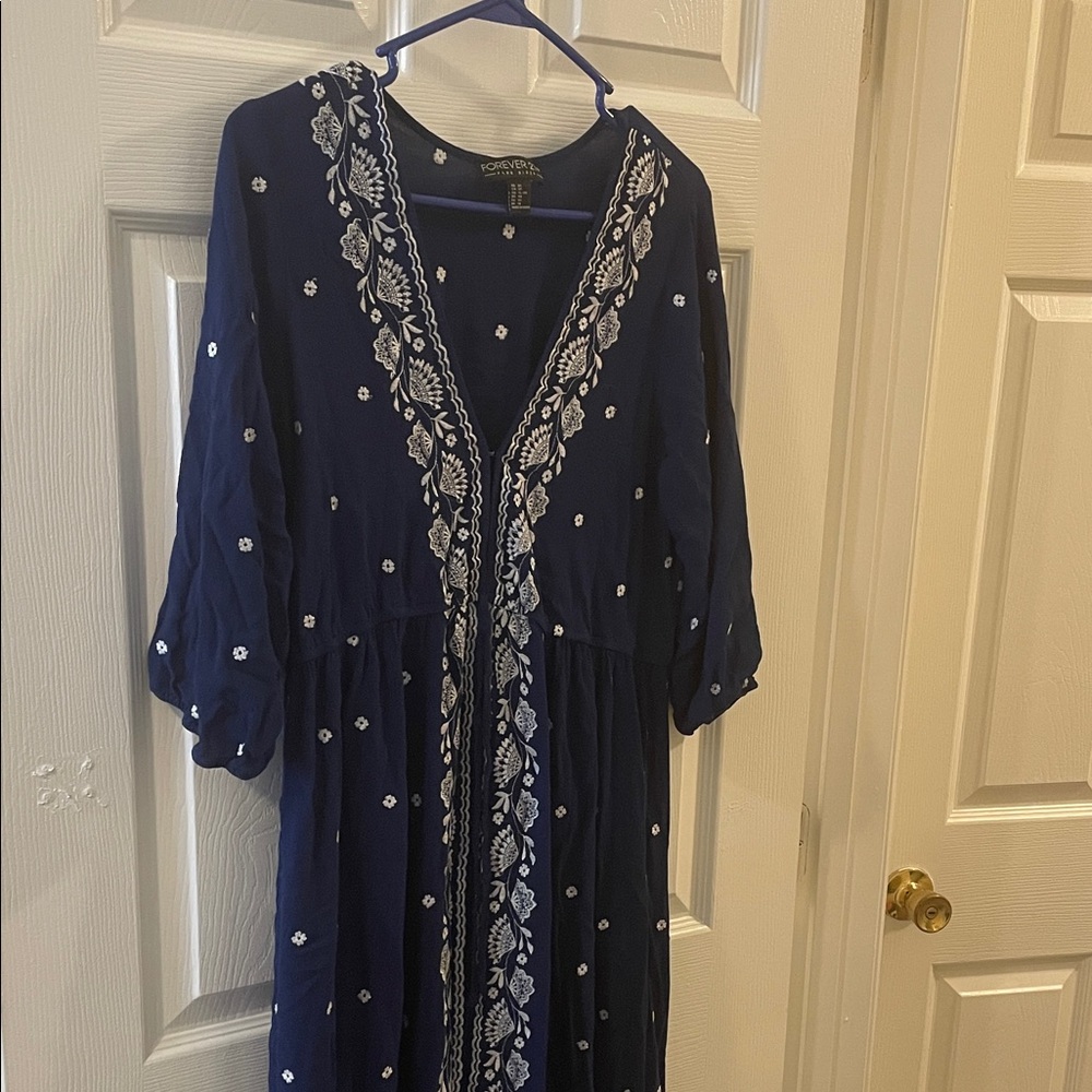 Forever 21 0X Navy Dress with White Embroidery